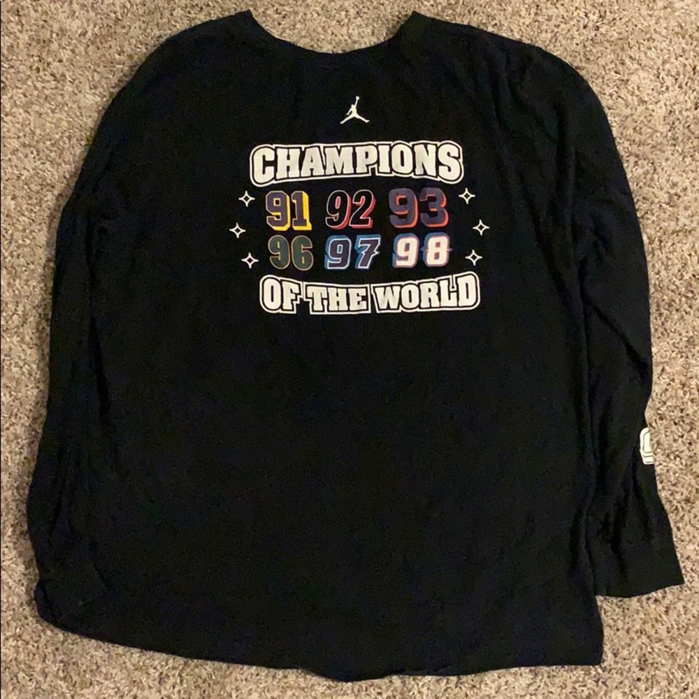 Long sleeve Jordan champions tee.